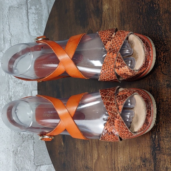 Andre` Assous Snake Embossed Leather Platform Wedge Sandals - Picture 2 of 10